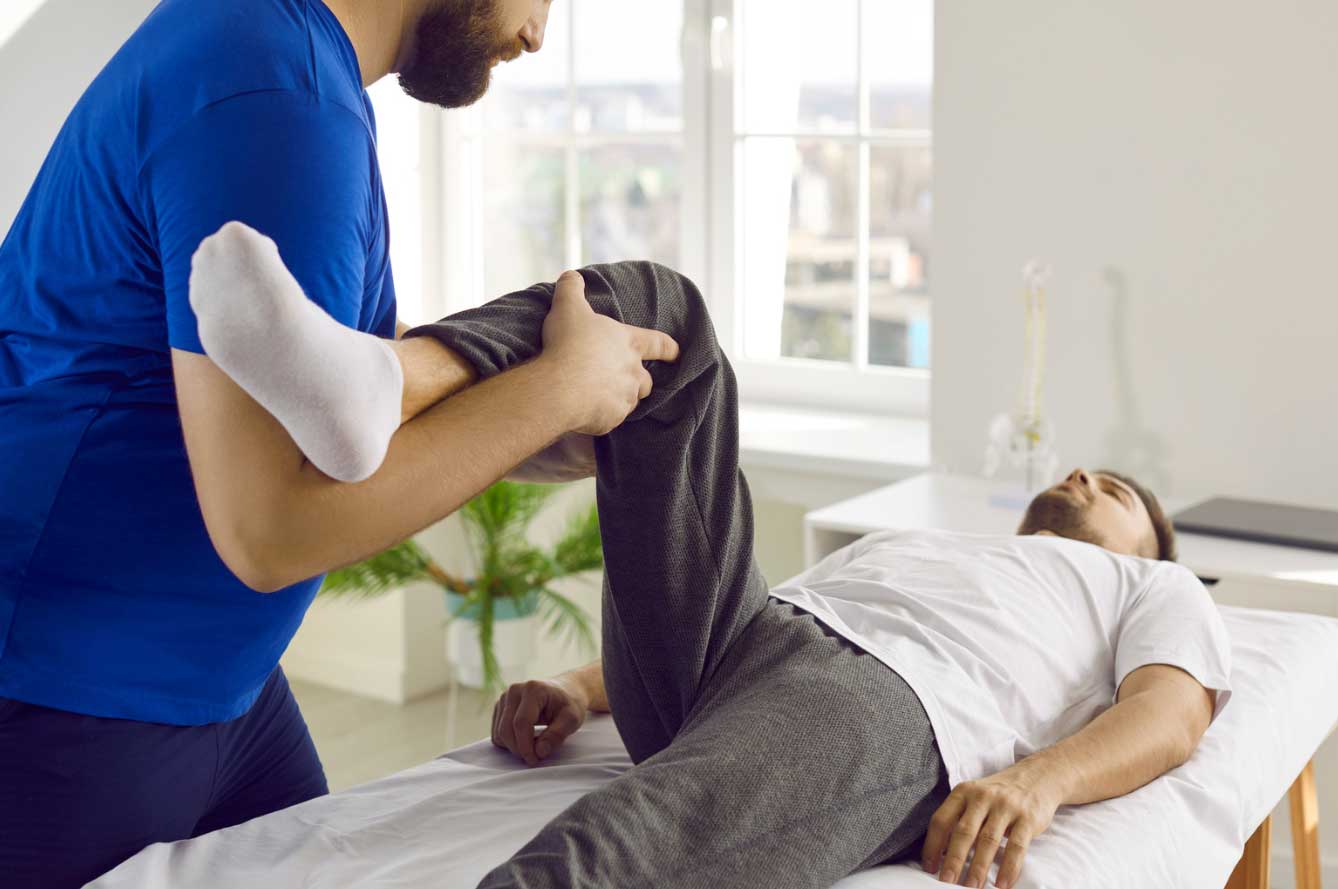 Physical Therapy Vs. Chiropractic Care: What'S The Difference And Do You Need Both? 2 Pt Vs Chiro
